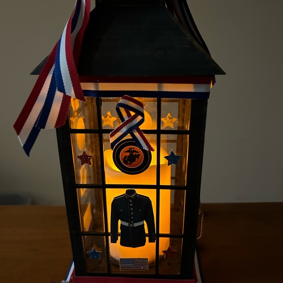 USMC decorated lantern with Candle - Picture 3 of 4